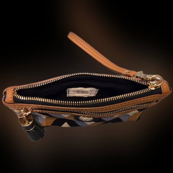 Spartina 449 Wristlet - Picture 3 of 3